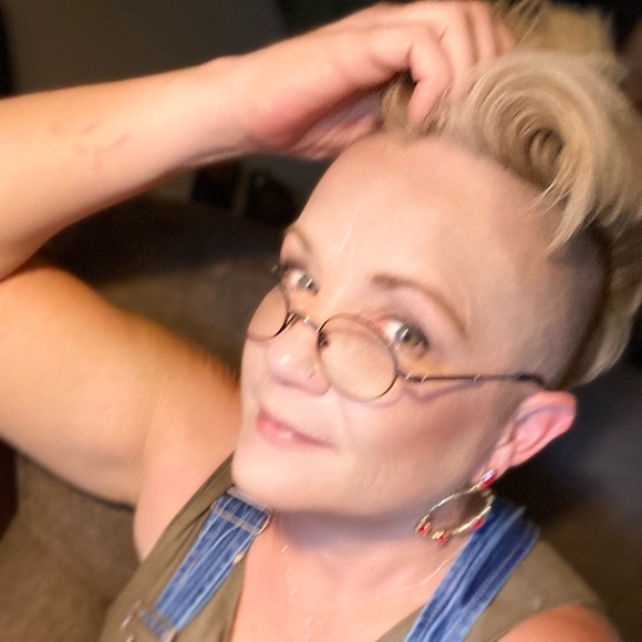 Meet your Posher, Audrey - Picture 6 of 6